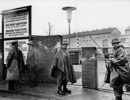 Soviet military mission in Frankfurt am Main is sealed off by US army