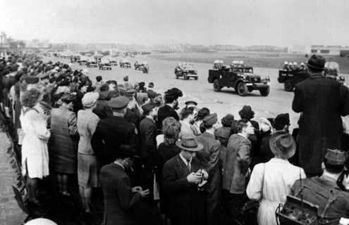Military parade of the US Army in Berlin-Tempelhog for V-E-Day