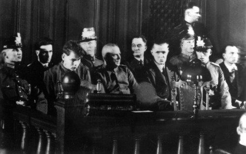 Reichstag fire: Marinus van der Lubbe is in the dock