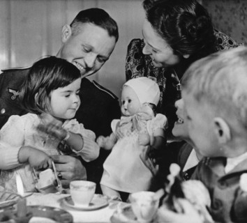 2nd World War - NS People's Welfare 1943