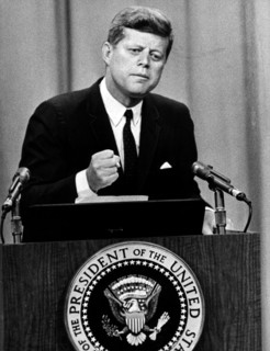 John F. Kennedy fordert stärkerer Berlin-Politik von Bonn