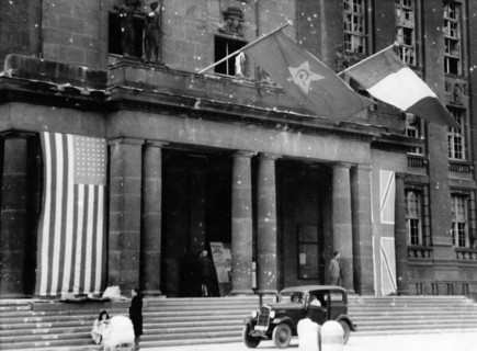 Post-war period - Rathaus Schoeneberg 1945/46