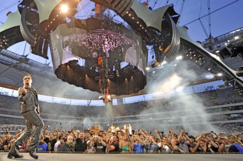 U2 - Bono