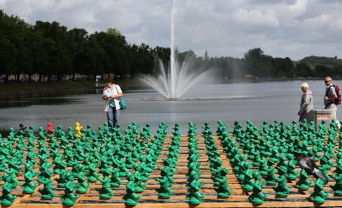 Installation "Einheitsmännchen" in Schwerin