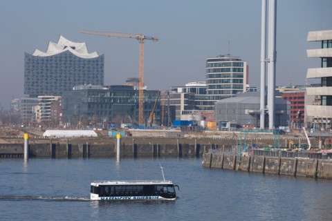 Amphibienbus im Hamburger Hafen