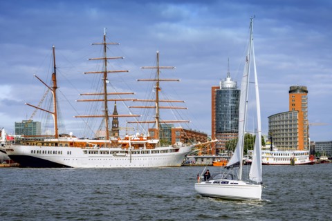 Kreuzfahrtschiff Sea Cloud II im Hafen von Hamburg, Deutschland