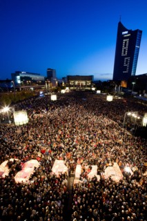 Leipziger Lichtfest mit Blick auf den Augustusplatz am 9. Oktober 2009 in Leipzig, dem Jahrestag