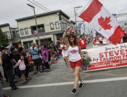 (180701) -- RICHMOND, July 1, 2018 () -- A woman waves the national flag of Canada during the 73rd