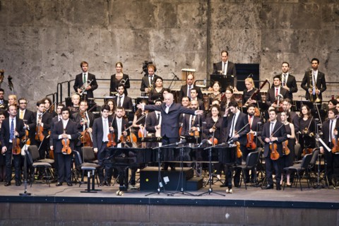 Konzert West-Eastern Divan Orchestra mit Dirigent Daniel Barenboim in der Waldbuehne in Berlin. |