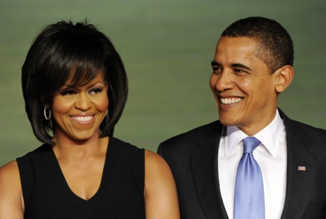 US-Präsident Barack Obama und seine Frau Michelle Obama stehen am Freitag (03.04.2009) in