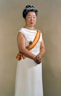 Die frühere japanische Kaiserin Nagako (undatiertes Archivbild) ist am 16.6.2000 im Alter von 97