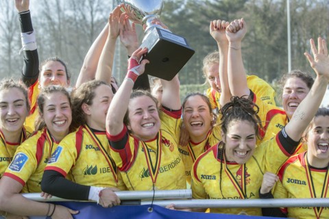 03 March 2018, Belgium, Brussels: Rugby Europe Women XV Championship 2018. Isabel Rico (l) from