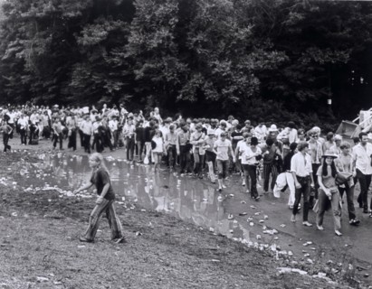 WOODSTOCK??USA 1969?Michael Wadleigh?Film chronicle of the legendary Woodstock music festival. 1969