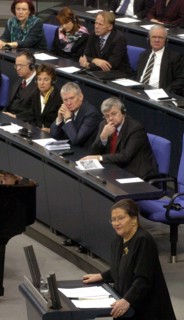 Die Holocaust-Überlebende und ehemalige Präsidentin des Europaparlaments, Simone Veil, spricht am