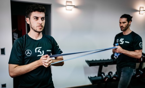 Das Leben eines eSport Profis: Mercedes-Benz gibt im Rahmen der Gamescom Einblick in den