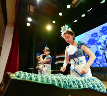 Instrument de musique traditionnel chinois en porcelaine