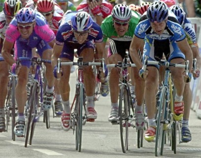 Sprinter-Kampf Kopf an Kopf: Der Este Jaan Kirsipuu vom Team AG2R, der deutsche Erik Zabel vom Team