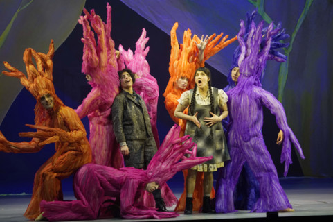 Susan Zarrabi und Alma Sade bei der Fotoprobe der Oper 'Hänsel und Gretel'