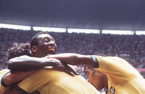 1970 FIFA World Cup finale in Mexico, Brazil - Italy 4:1, Brazilian players are cheering around