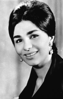 Farah Diba fiancée à Mohammed Reza Pahlavi