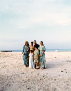 Mohammed Reza Shah Pahlavi et sa famille en vacances (1976)