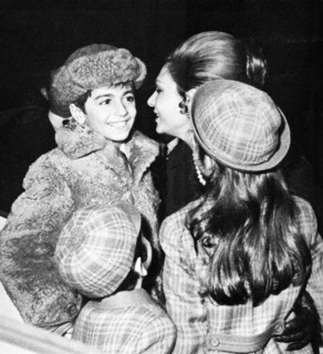 Farah Pahavi et ses enfants Reza, Farahnaz et Ali Reza