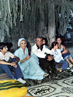 Mohammed Reza Shah Pahlavi, Farah Pahlavi et leurs enfants Reza, Ali Reza, Leila et Farahnaz