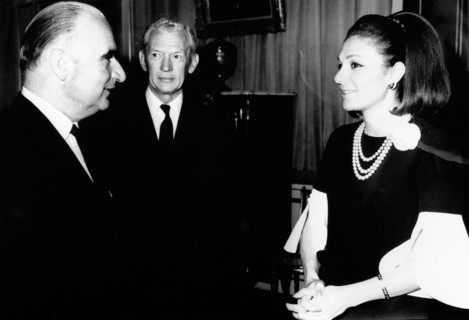 Farah Pahlavi, Georges Pompidou et Maurice Couve de Murville - 1973