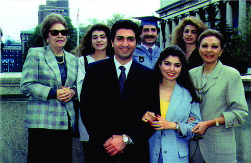 La famille Pahlavi à Columbia. Ali Reza a obtenu une maîtrise d'histoire sur le sujet de l'Iran préislamique.