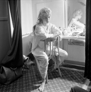 Brigitte Bardot sur le tournage de "La mariée est trop belle"