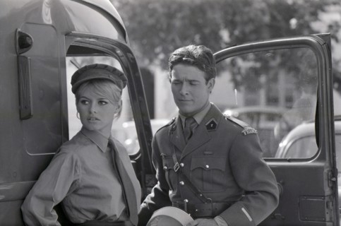 Brigitte Bardot et Jacques Charrier sur le tournage de "Babette s'en va-t-en guerre"