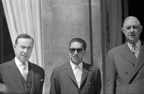 Charles de Gaulle reçoit le roi du Népal, Mahendra Bir Bikram Shah, 1960