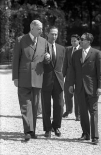 Charles de Gaulle reçoit le roi du Népal, Mahendra Bir Bikram Shah, 1960