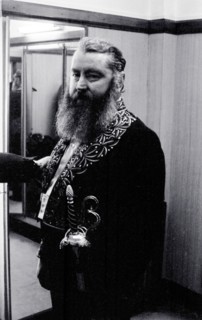 Bernard Buffet en costume d'académicien
