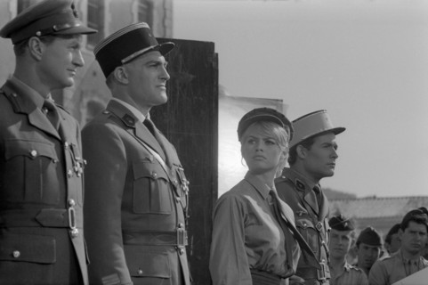 Brigitte Bardot et Jacques Charrier sur le tournage de "Babette s'en va-t-en guerre"