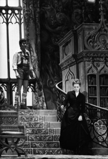 Représentation de la pièce "L'Aigle à deux têtes", 1960