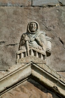 Façade de la Cathédrale de Fidenza en Italie