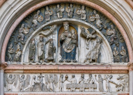 Baptistère de Parme en Italie