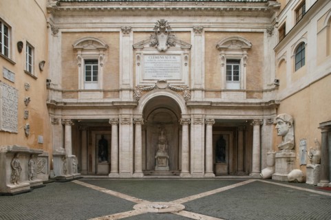 Cour du Palais des Conservateurs à Rome