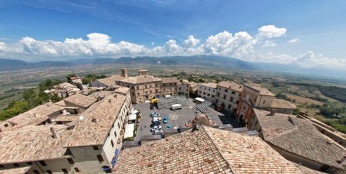 Montefalco, round square