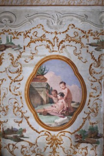 Vicenza, Villa Valmarana ai Nani, Guest Lodgings, the Room of the Putti, medallion with putti