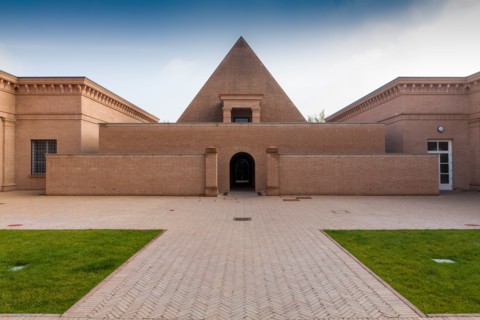 Fontanellato, Labirinto della Masone, by Franco Maria Ricci: the central courtyard and the Pyramid