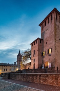 Fontanellato, Rocca Sanvitale: night view of the fortress