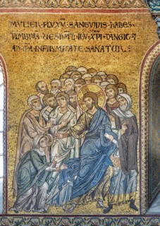 Monreale, Duomo: "Jesus healing the woman suffering from hemorraage", Byzantine mosaic, Episodes from the life of Christ, XII - XIII sec