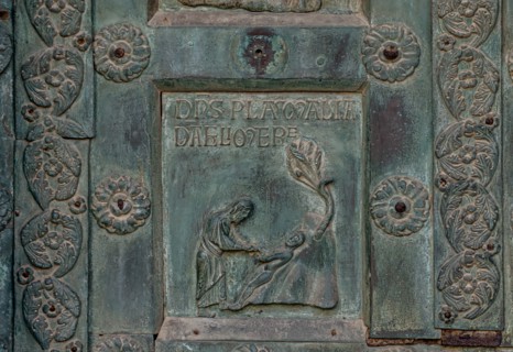 Monreale Cathedral, the gate by Bonanno Pisano (1185-6)