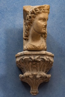 Pisano: 'Bracket female head"