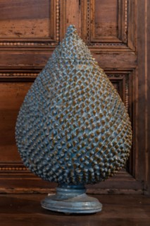 Pine cone-shaped vase