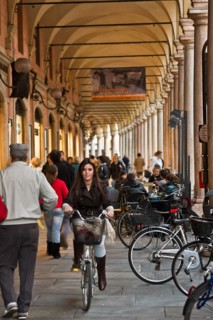 Dans les rues de Modène, en Italie