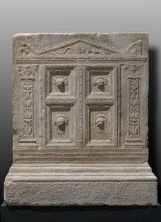 Funerary altar of D. Telegennio Antho