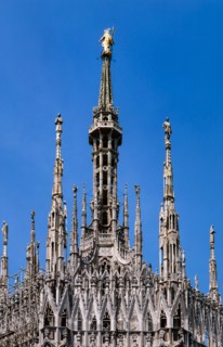 Le guglie del Duomo e la Madonnina viste dal Palazzo della Veneranda Fabbrica